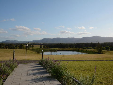 Silver Springs Estate 4br House + 6br House With Wifi, Pool. Fireplace, Views, Olives And Space - Redcliffe Tourism 2