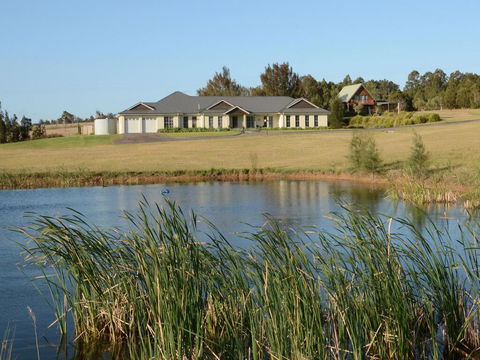 Silver Springs Estate 4br House + 6br House With Wifi, Pool. Fireplace, Views, Olives And Space - Redcliffe Tourism 0