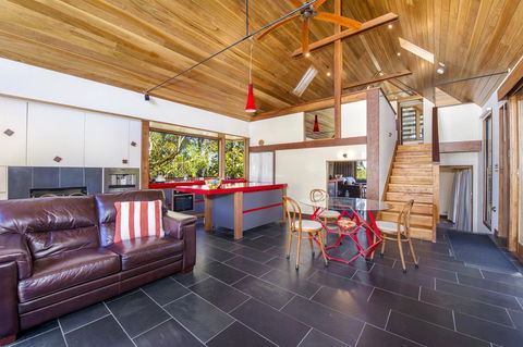 Silvermere Guesthouse - Redcliffe Tourism 0