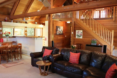 Silverpoint Accommodation - Redcliffe Tourism 2