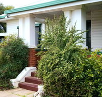 Skymirror Cottage - Redcliffe Tourism