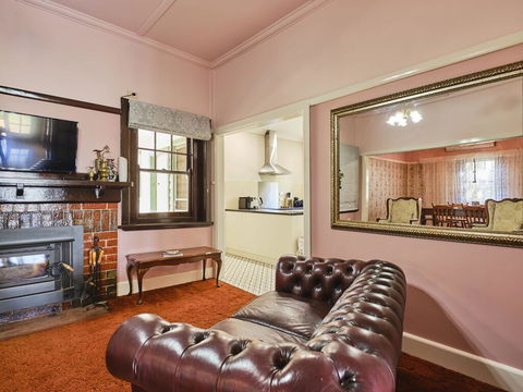 Skymirror Cottage - Redcliffe Tourism 2