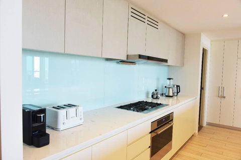 Skyview Luxury 4Br Penthouse WWP - Redcliffe Tourism 0