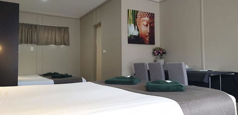 Smerdon Lodge Motel - Redcliffe Tourism 2