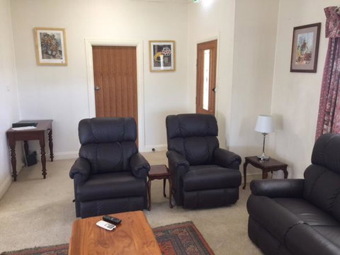 Smith Street Cottage Naracoorte - Redcliffe Tourism 3