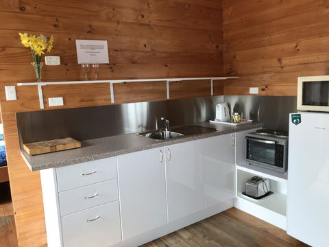 Somerset Beachside Cabin And Caravan Park - Redcliffe Tourism 2