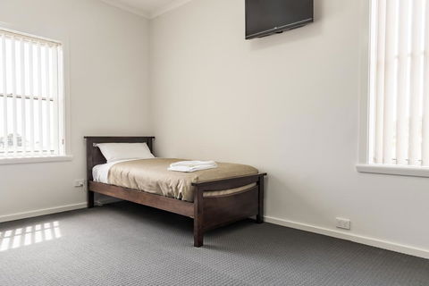 Somerset Hotel - Redcliffe Tourism 3