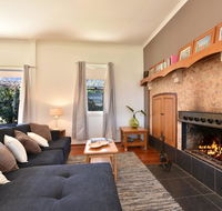 Somerville Wines Farmstay in Broke super cute house on working farm. Walk for miles. - Redcliffe Tourism