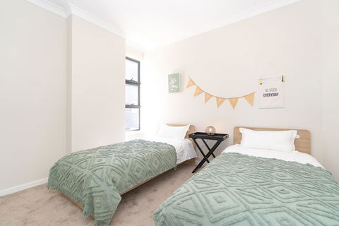 SP246-Brandnew Modern Apt In Penrith With Parking - Redcliffe Tourism 2