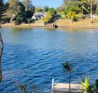 Spacious 2 Bedroom Beach Side Apartment - Close to shopping Centre with Coles Health Food Shop Sushi Pizza Cafes Hairdresse - Redcliffe Tourism