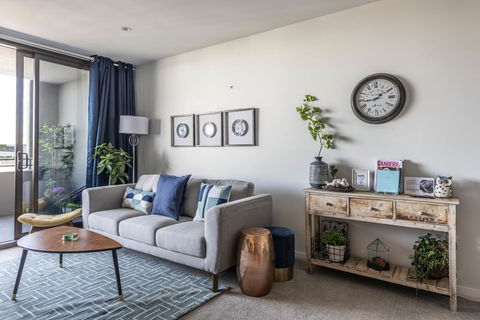 SPACIOUS BRAND NEW // 1BR // IN GORGEOUS BARTON - Redcliffe Tourism 2