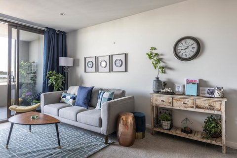 SPACIOUS BRAND NEW // 1BR // IN GORGEOUS BARTON - Redcliffe Tourism 2