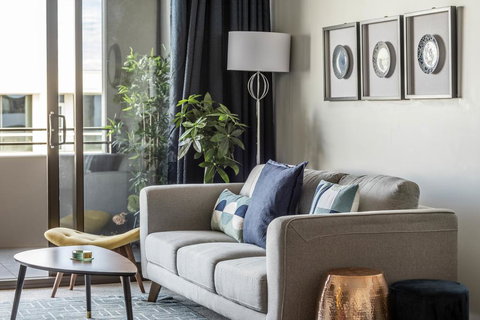 SPACIOUS BRAND NEW // 1BR // IN GORGEOUS BARTON - Redcliffe Tourism 3