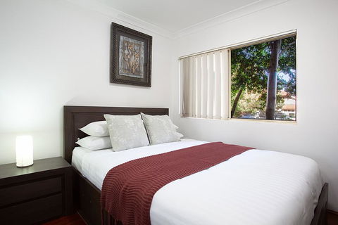 Spacious Family Apartment Close To Olympic Park - Redcliffe Tourism 3