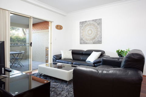 Spacious Family Apartment Close To Olympic Park - Redcliffe Tourism 2