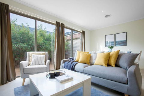 Spacious Lovely 5Beds Home@Point Cook - Redcliffe Tourism 0