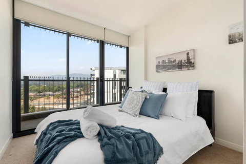 Spacious Luxury 3Br Top Location , WiFi, Gym, Pool - Redcliffe Tourism 2