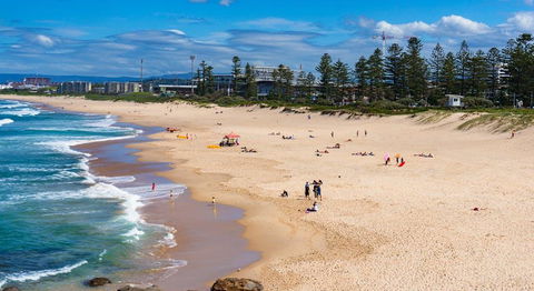 Spacious Townhouse In Wollongong - Redcliffe Tourism 2