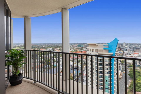 SPIRE - Fast Internet Monthly Stays W Carpark - Redcliffe Tourism 3