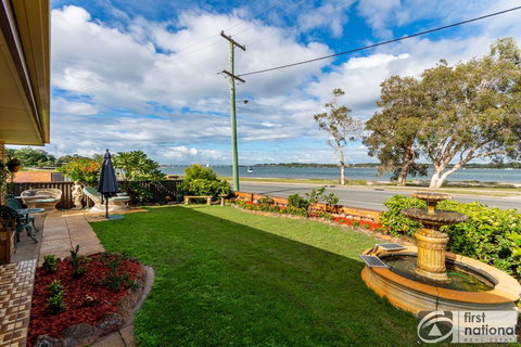 Spoil Yourself With The Perfect Position Of This First Floor Unit - Redcliffe Tourism 0