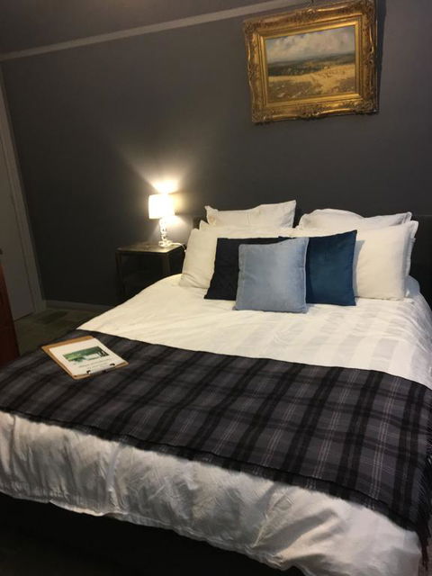 Springmead B&B - Redcliffe Tourism 1