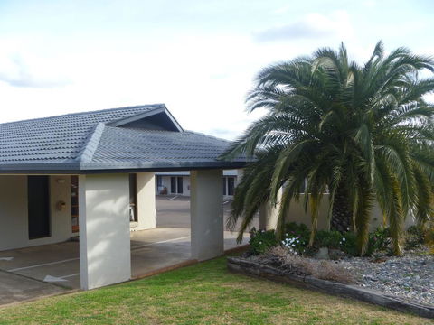 Stagecoach Inn Motel - Redcliffe Tourism 0