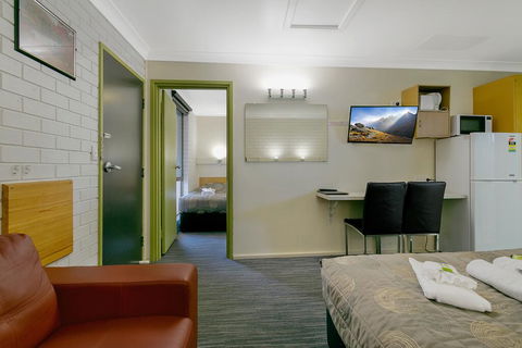 Stagecoach Inn Motel - Redcliffe Tourism 3
