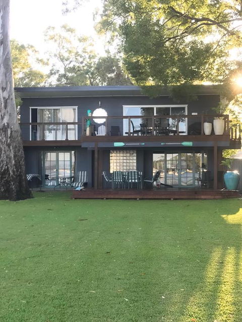 Starfish Cottage - Redcliffe Tourism 2