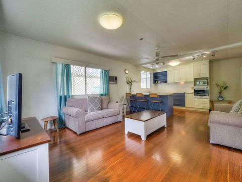 Starfish Shack By The Sea - Redcliffe Tourism 2