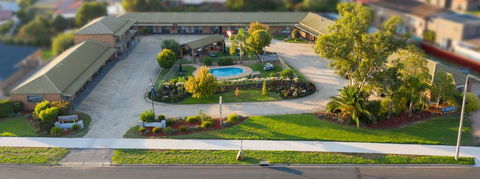 Statesman Motor Inn - Redcliffe Tourism 0