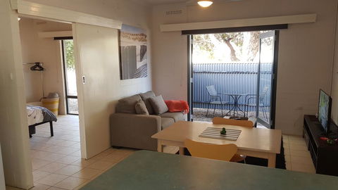 Stay Awhile In Port Pirie - Min Stay 4 Nights - Redcliffe Tourism 1