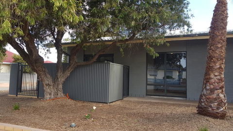 Stay Awhile In Port Pirie - Min Stay 4 Nights - Redcliffe Tourism 0