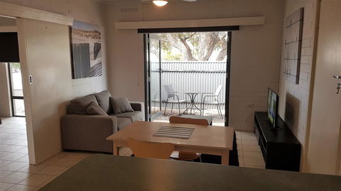 Stay Awhile In Port Pirie - Min Stay 4 Nights - Redcliffe Tourism 2