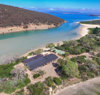 Steeles Island Retreat - Redcliffe Tourism