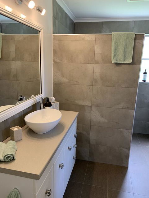 Stephanies Country Cottages - Redcliffe Tourism 2