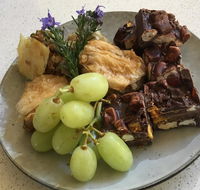 Stephanies Country Cottages - Redcliffe Tourism