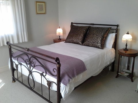 Stoke House - Redcliffe Tourism 1