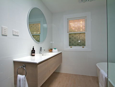 Strahan House - Redcliffe Tourism 3
