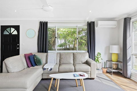 Strathmore Beach House 67 - Redcliffe Tourism 2