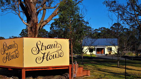 Straw House B And B - Redcliffe Tourism 0
