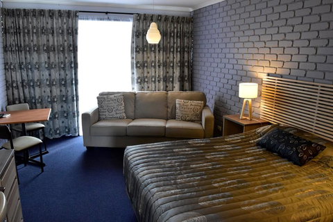 Strzelecki Motor Lodge - Redcliffe Tourism 3