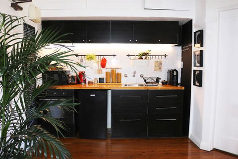 Studio Flat With Shared Rooftop Terrace - Redcliffe Tourism 1