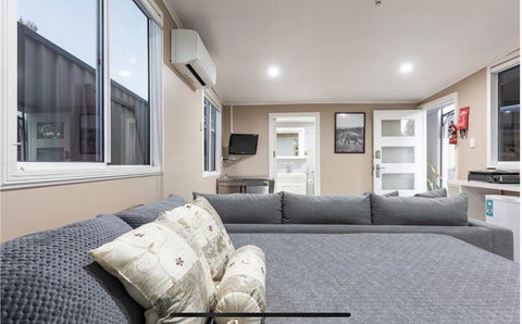 Studio Vues - Redcliffe Tourism 0