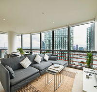STUNNING 2 BED 2 BATH STYLISH UNIT // FREE PARKING - Redcliffe Tourism