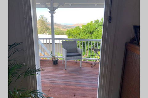 Stunning Queenslander - Redcliffe Tourism 3