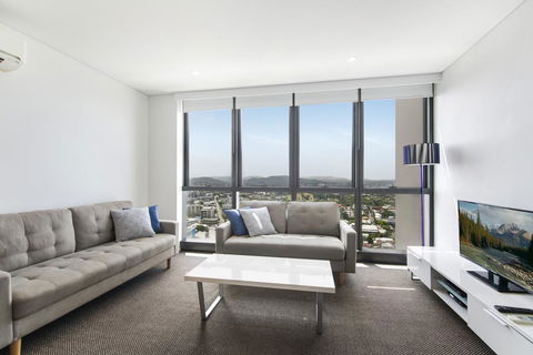Stunning Views On The 41st Floor - Redcliffe Tourism 0