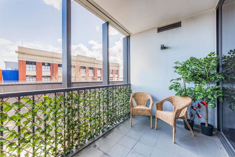 Stylish 2-bed 2 Bath With Free Parking, Pool, Gym, Wifi - Redcliffe Tourism 2