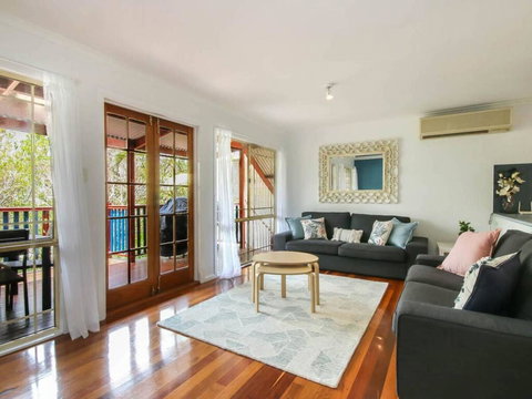 Stylish 3 Bedroom Family Home In Leafy Paddington - Redcliffe Tourism 3