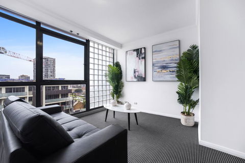 Stylish And Spacious Apt With Double Living Room - Redcliffe Tourism 0
