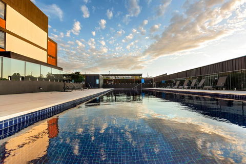 Stylish Inner City Penthouse Apartment - Redcliffe Tourism 2